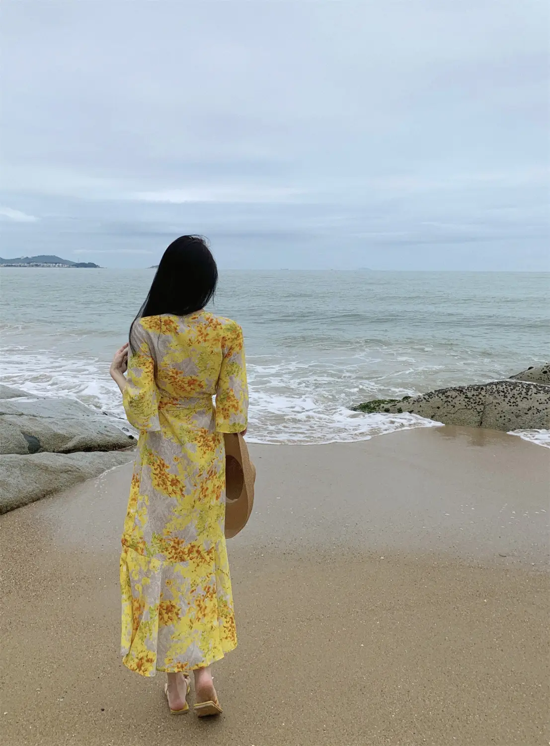 Yellow Floral Battle Gown V-Neck Hip Skirt Set — feature 6