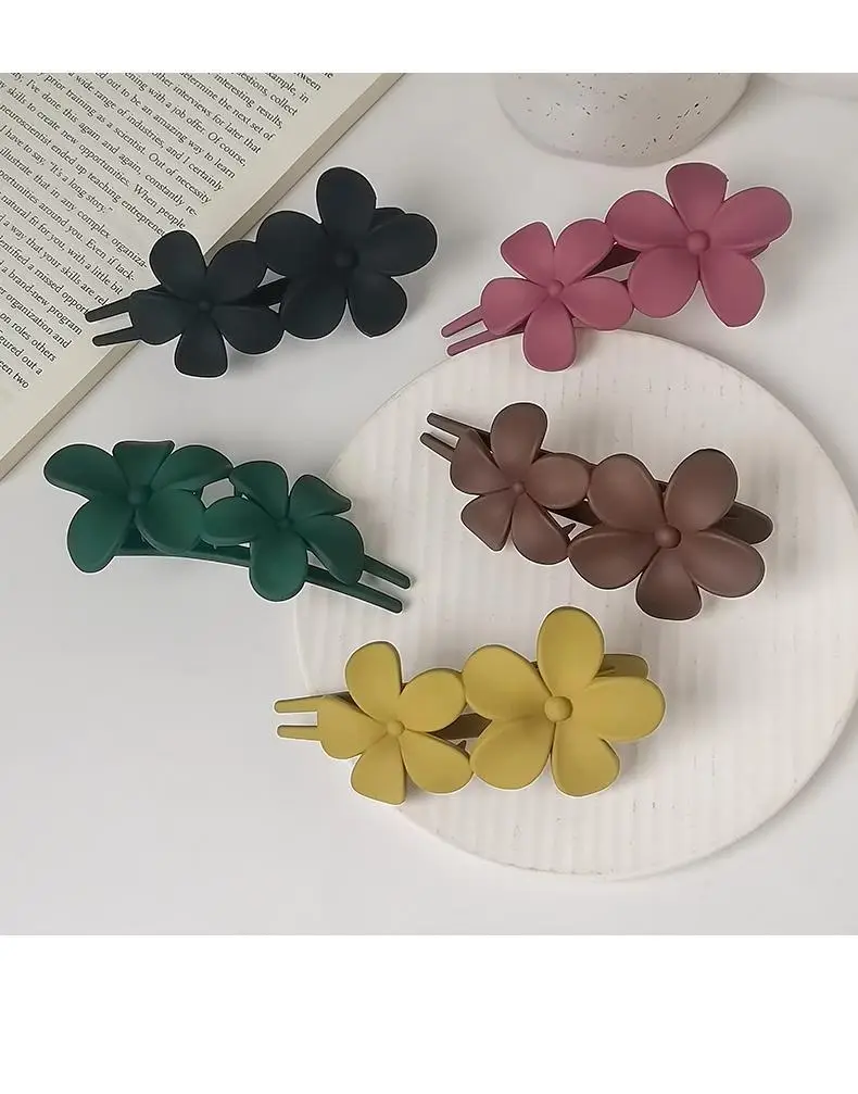 Elegant Flower Hair Grab Clip Women's Summer Fashion Hairpin Frosted Clip Headwear Back of Head Large Duckbill Clip — feature 2