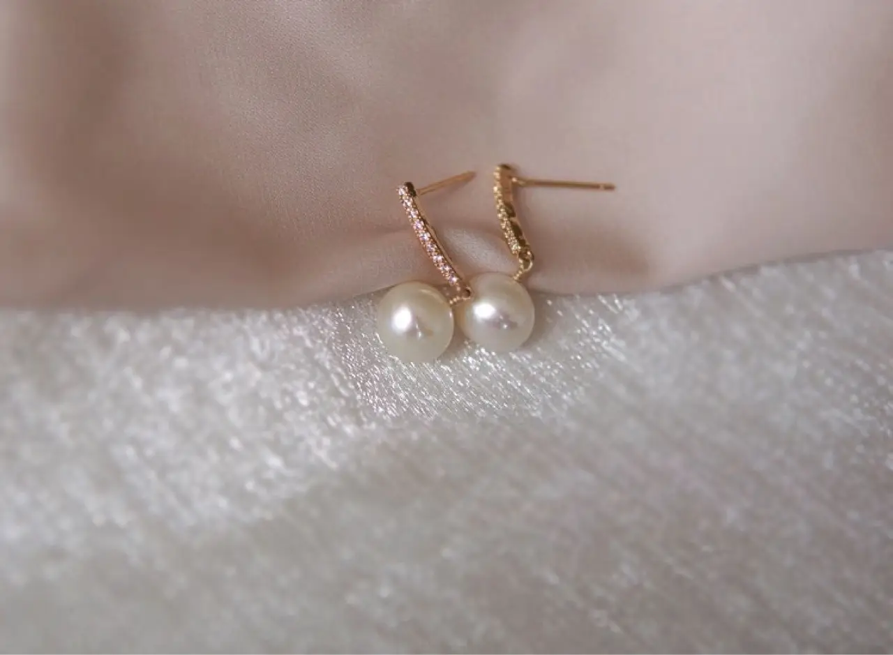 Natural Freshwater Pearl Earrings Plated White Zirconium Small Diamond — feature 4