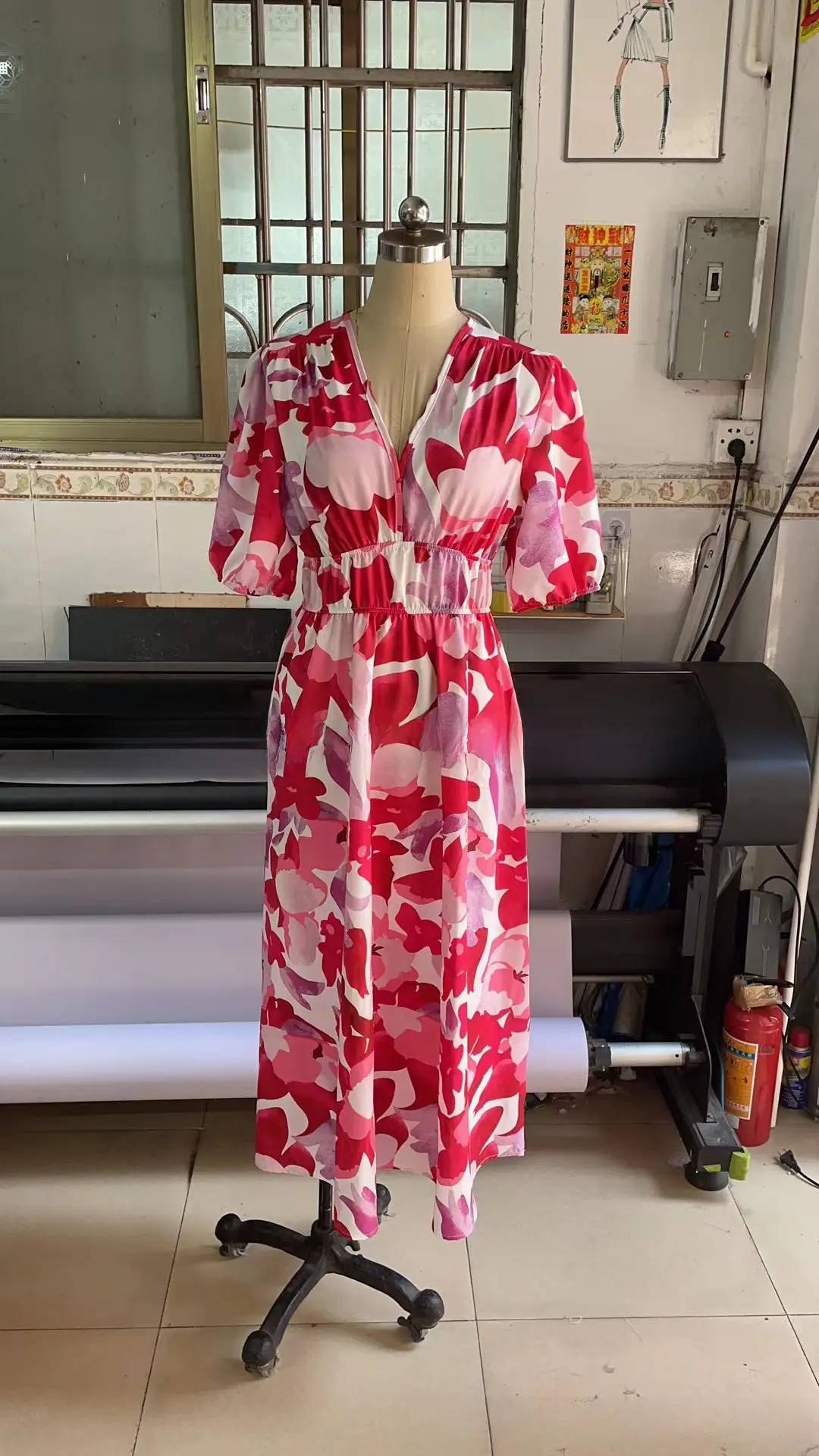 2025 Women's Printed Pajama Set Black White Abstract Design - Image 10