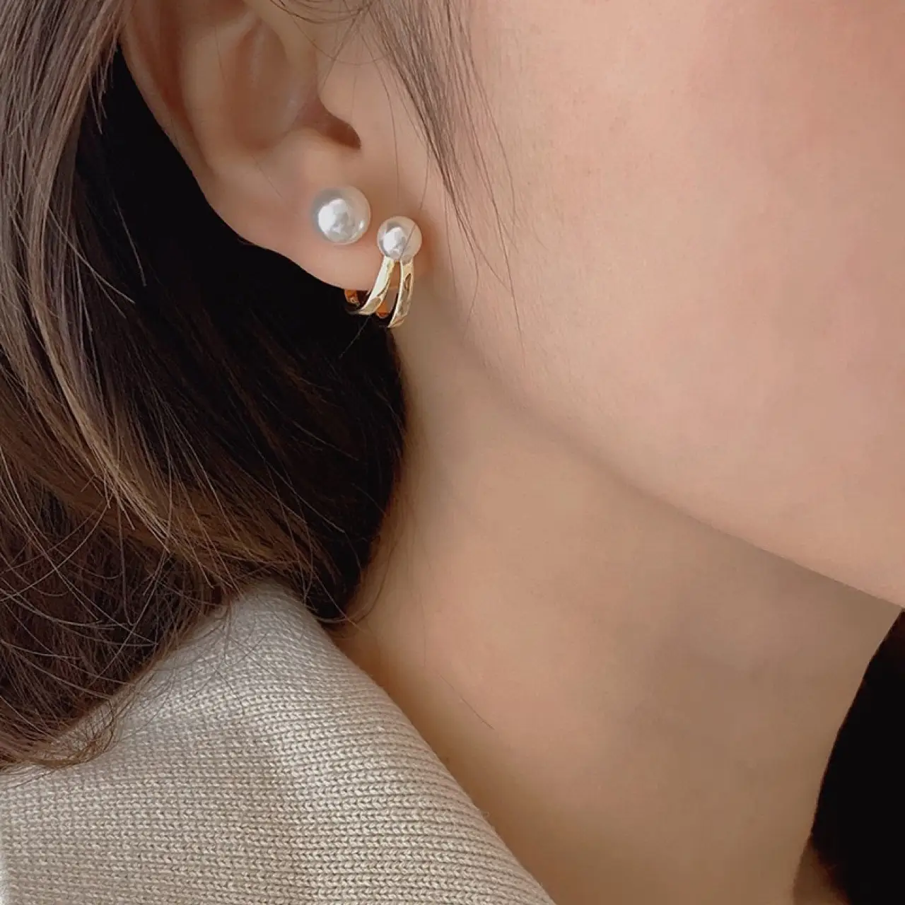Two-Wearing Pearl Earrings for Niche Women - Image 4