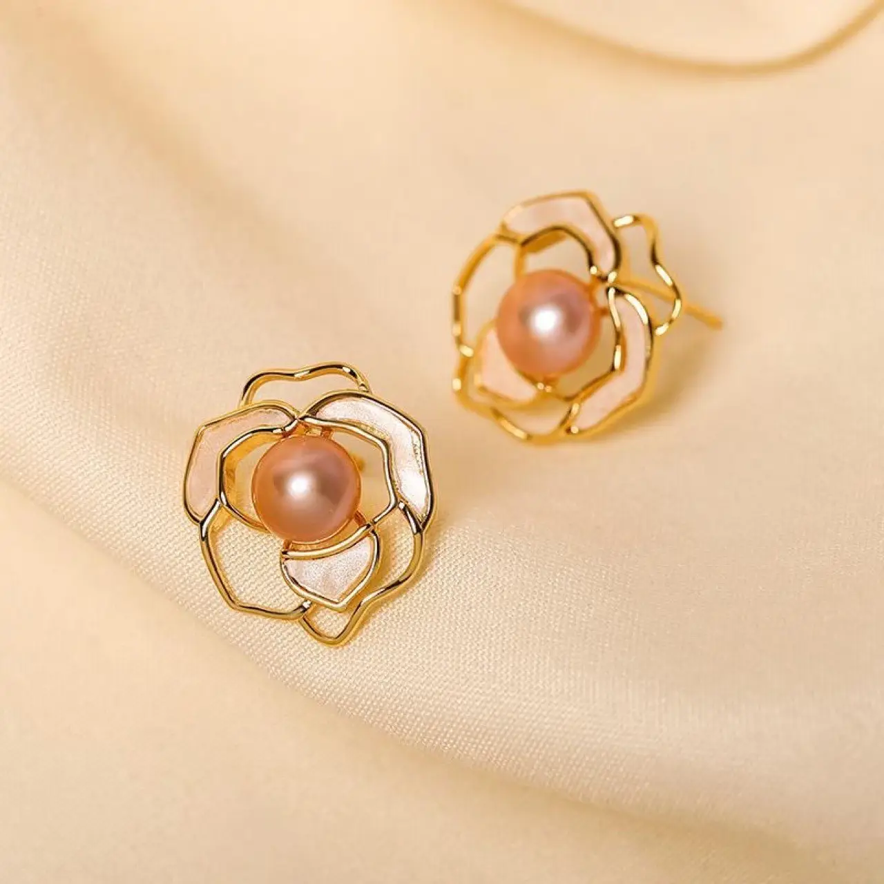 Vintage French Style Pearl Earrings for Women - Image 2