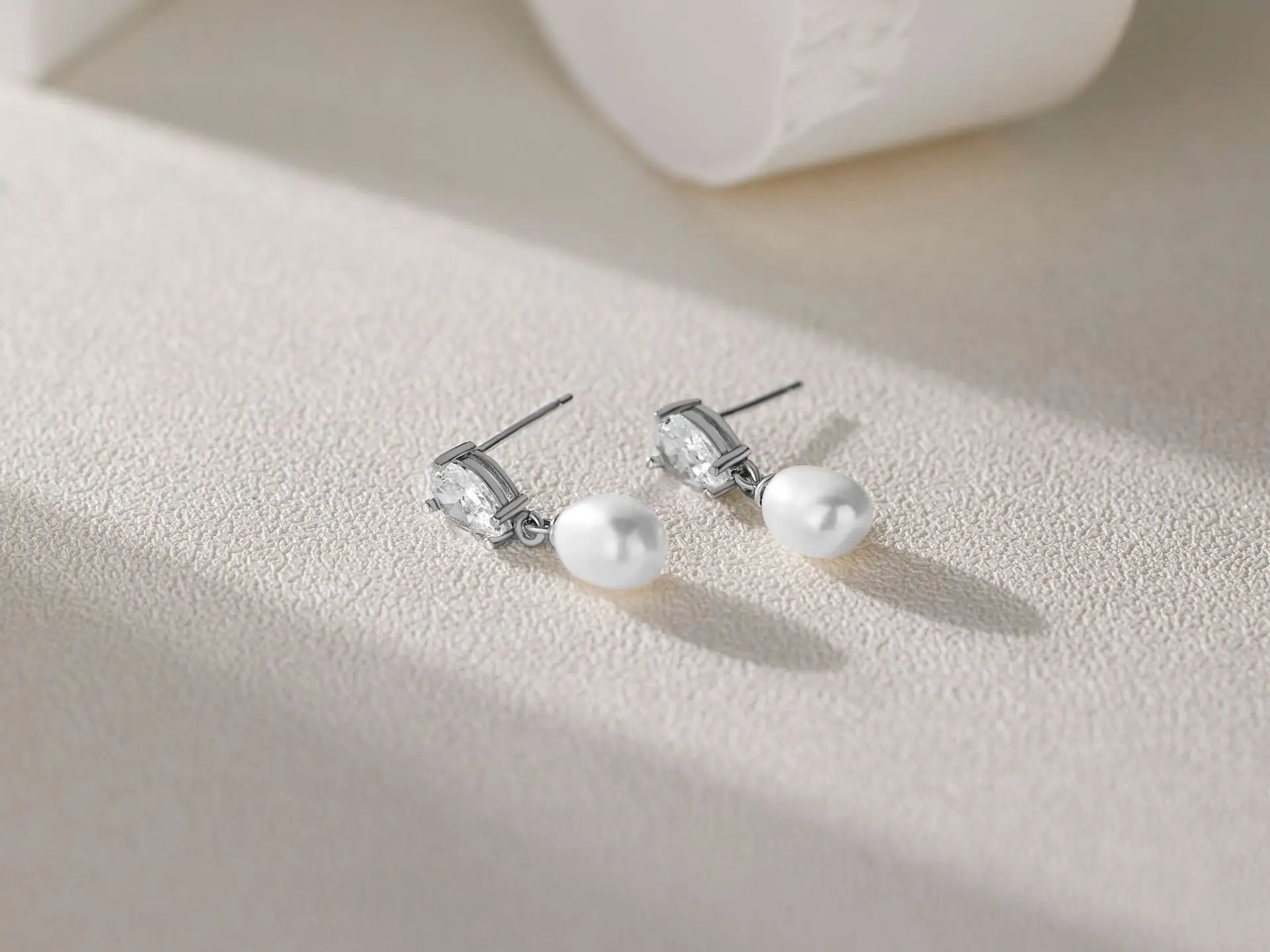 Water Drop Zircon Pearl Earrings for Women — feature 11
