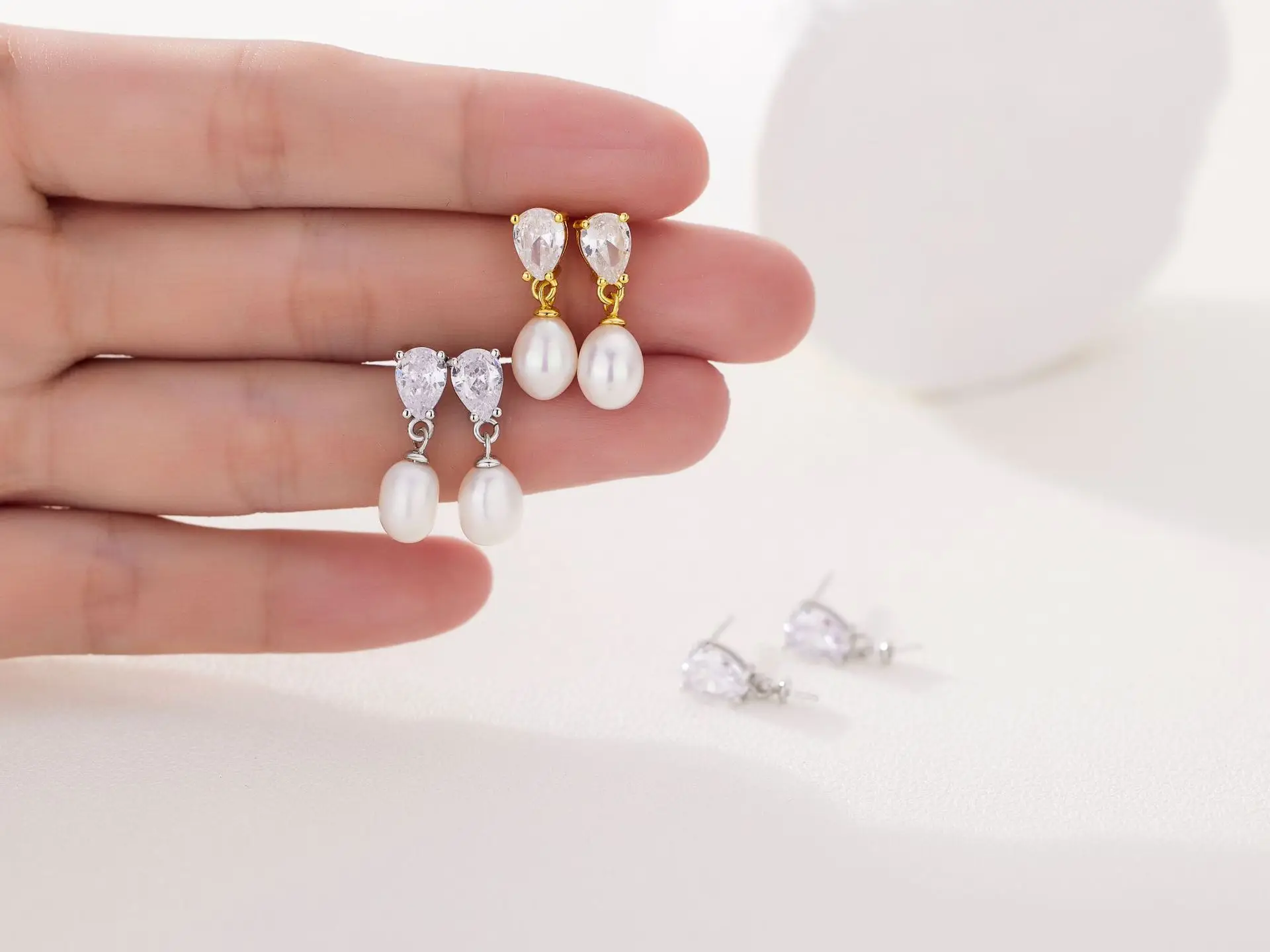 Water Drop Zircon Pearl Earrings for Women — feature 9