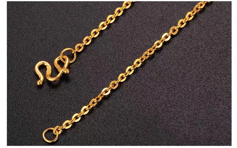 Water Shell Gold Necklace with Joker O Design — feature 8