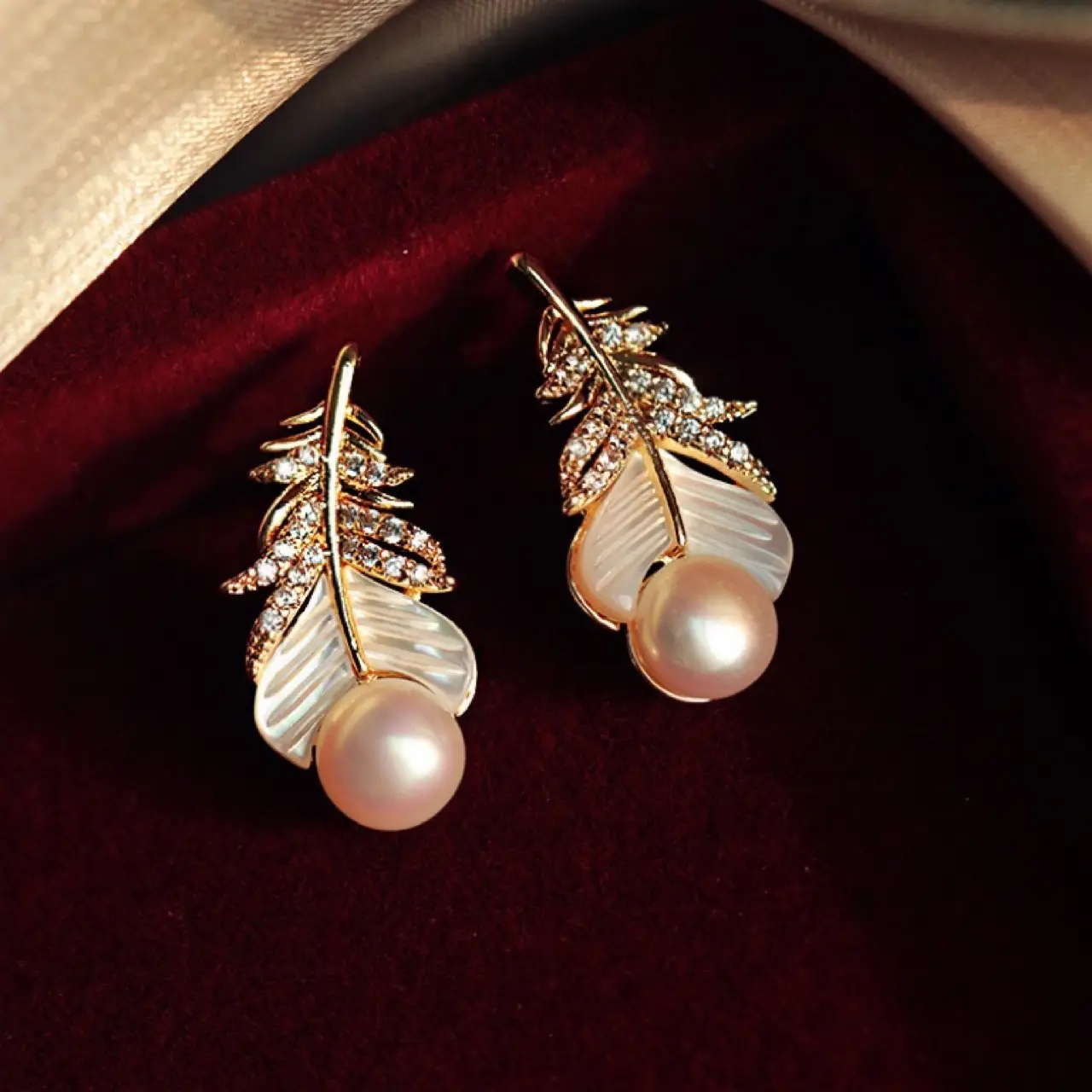 Elegant Pearl Feather Earrings for Women - Image 2