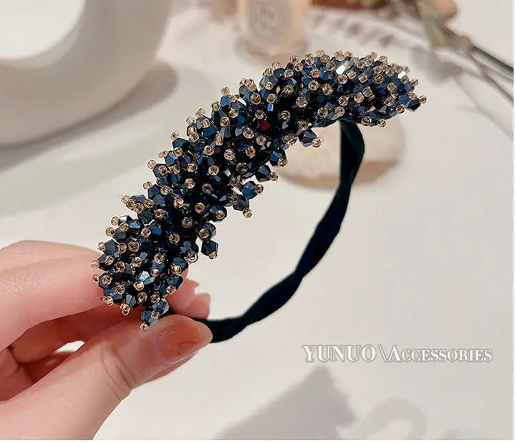 Crystal Flower Hair Brush for Women Coils — feature 19