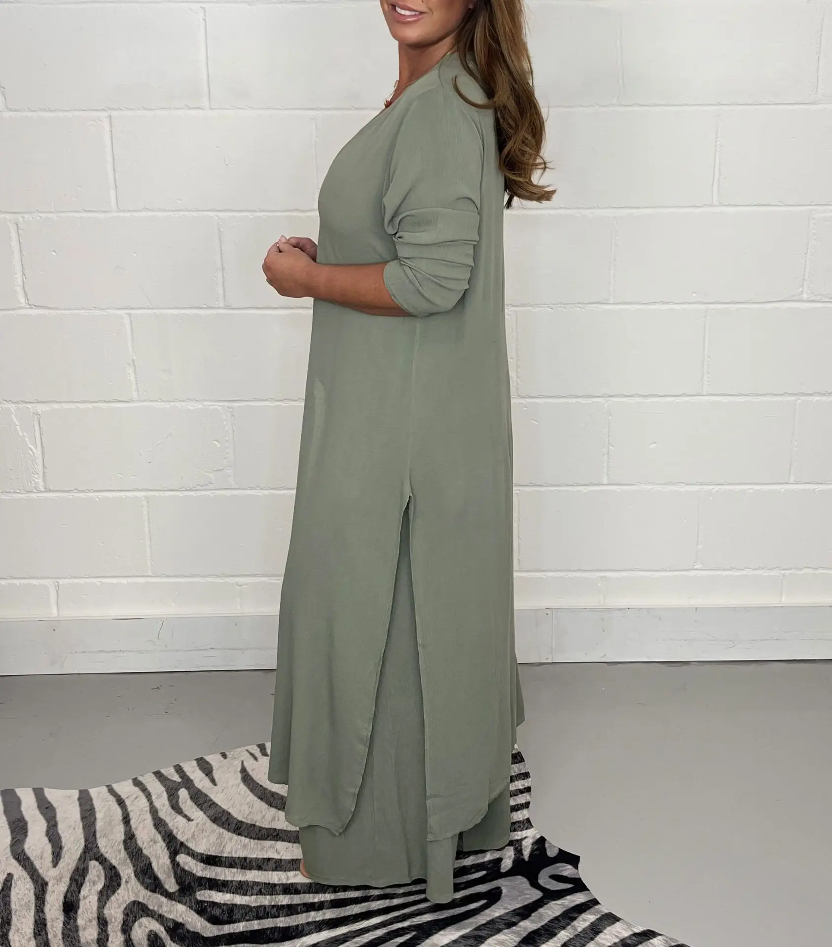 2024 Women's Green Slit Top & Pants Suit Set — feature 35