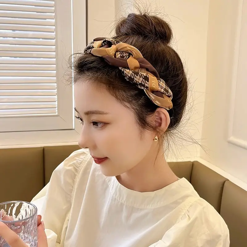 Women Hair Bands 2023 New Style Height-increasing Cranial Top Pressure Hair Bundle - Image 6