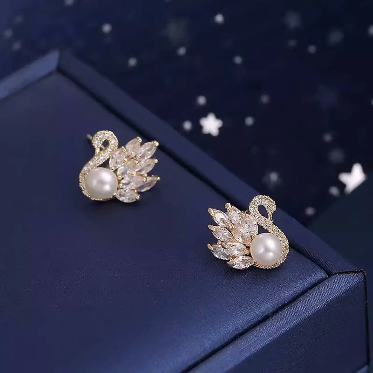 Natural Freshwater Pearl Swan Ear Stud Earrings for Women