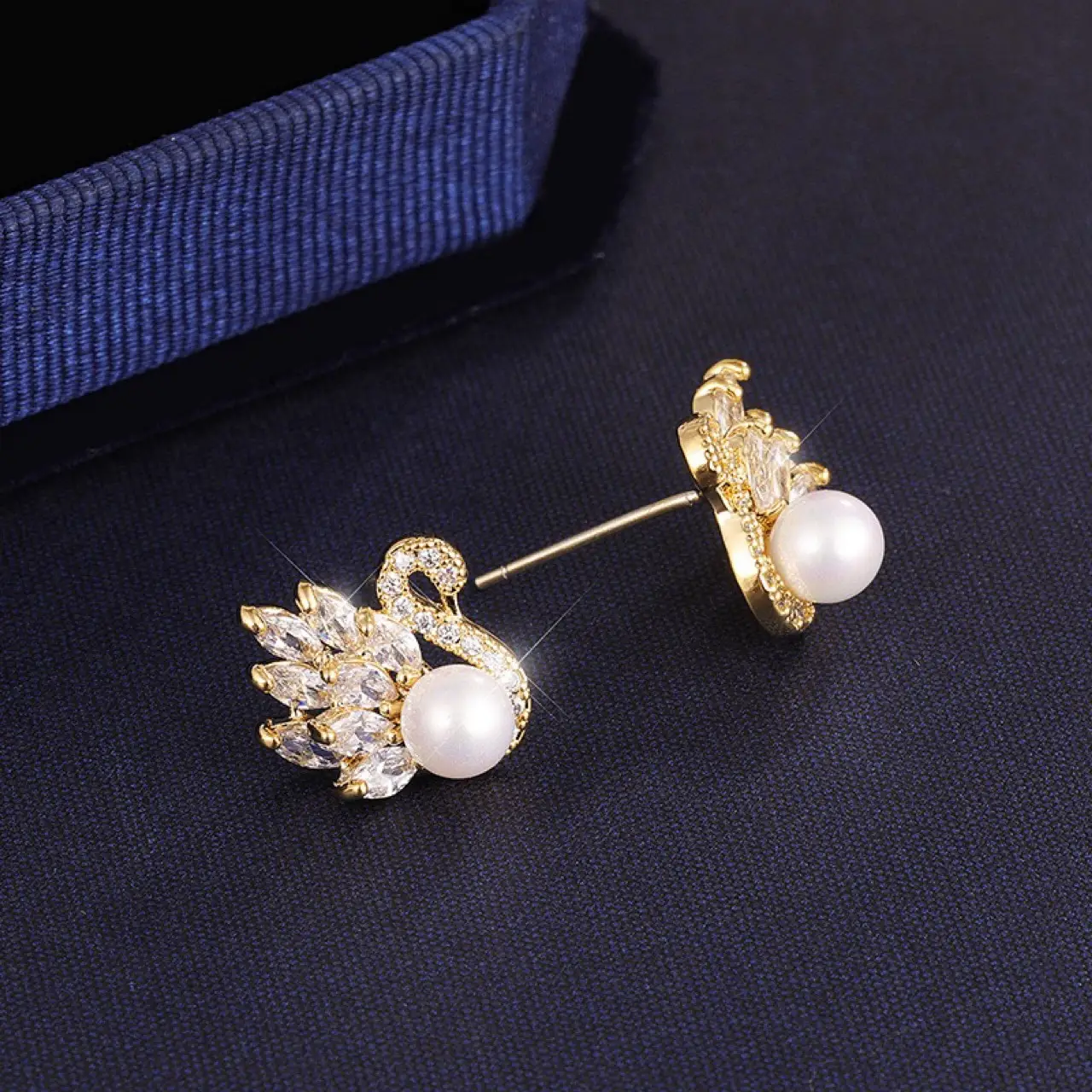 Natural Freshwater Pearl Swan Ear Stud Earrings for Women