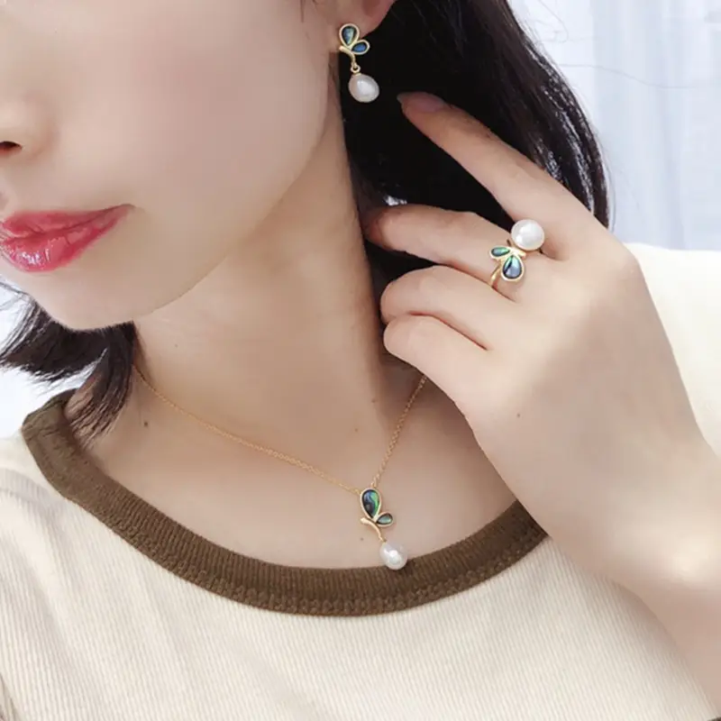 Freshwater Pearl Necklace Set with Earrings & Pendant - Image 9