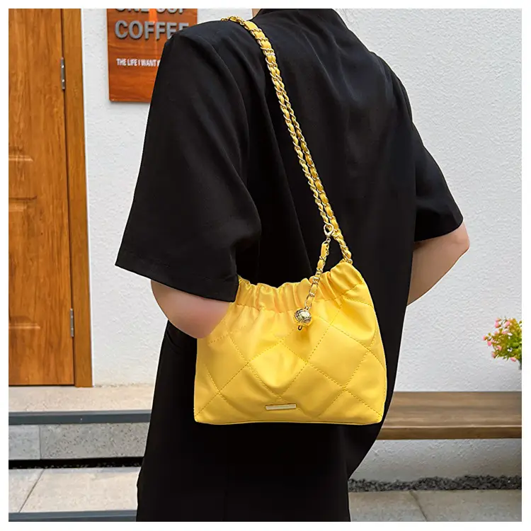Black Pleated Chain Shoulder Bag for Women — feature 11