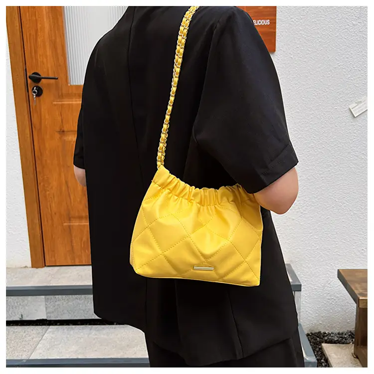 Black Pleated Chain Shoulder Bag for Women — feature 9