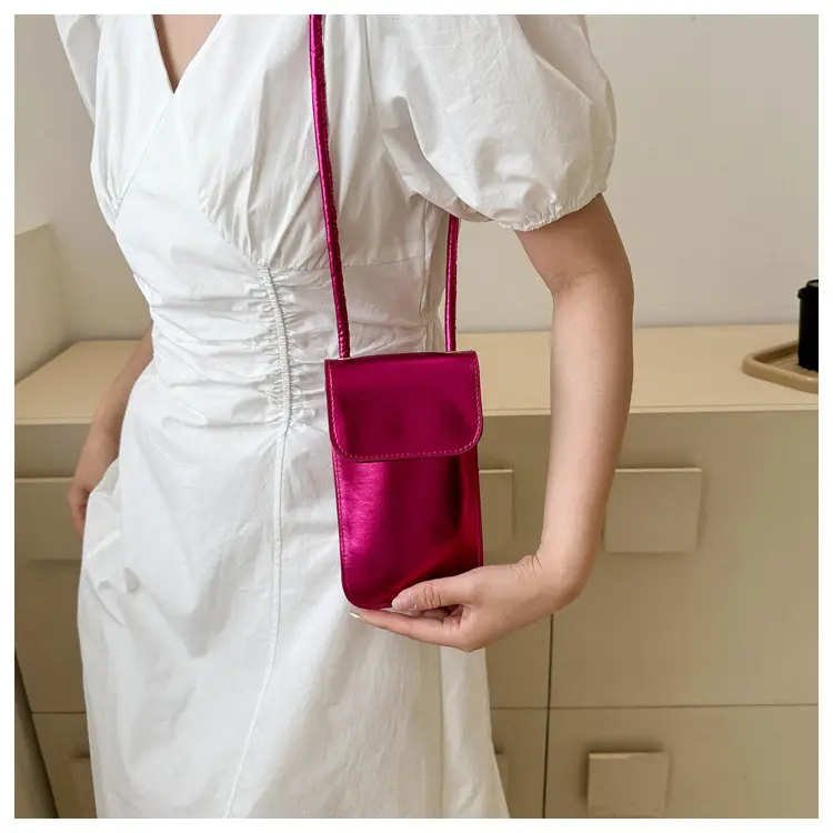 Black Vertical Mobile Phone Shoulder Bag for Women — feature 11