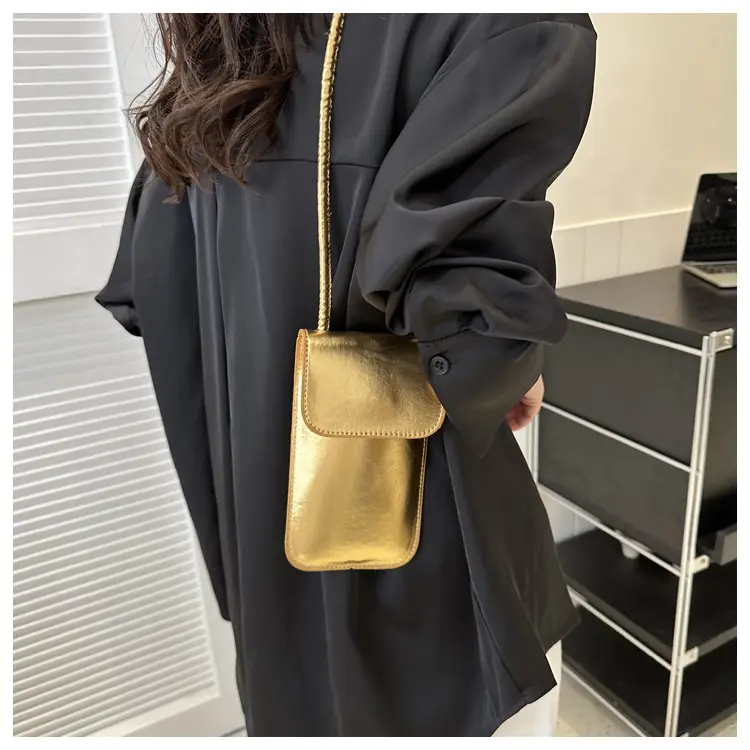Black Vertical Mobile Phone Shoulder Bag for Women — feature 17