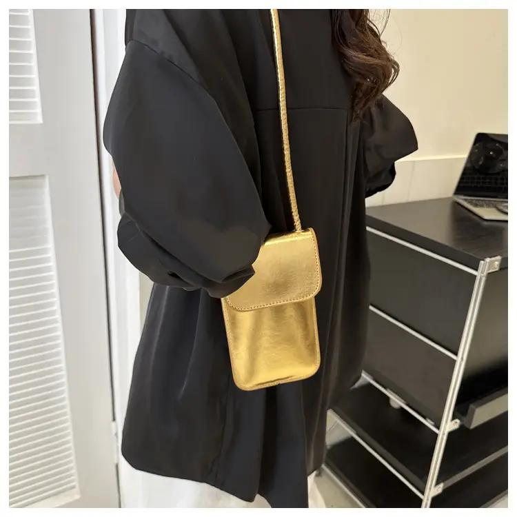 Black Vertical Mobile Phone Shoulder Bag for Women — feature 18