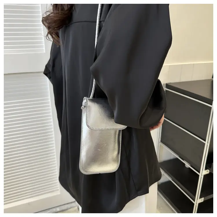 Black Vertical Mobile Phone Shoulder Bag for Women — feature 22
