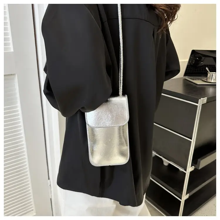 Black Vertical Mobile Phone Shoulder Bag for Women — feature 23