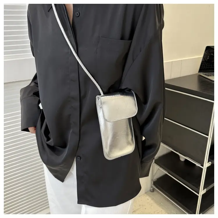 Black Vertical Mobile Phone Shoulder Bag for Women — feature 24