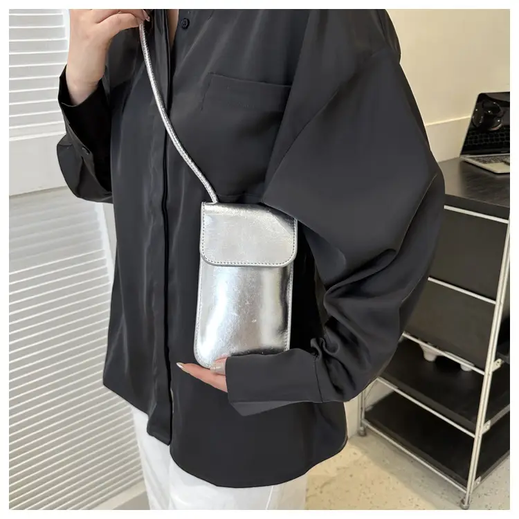 Black Vertical Mobile Phone Shoulder Bag for Women — feature 25