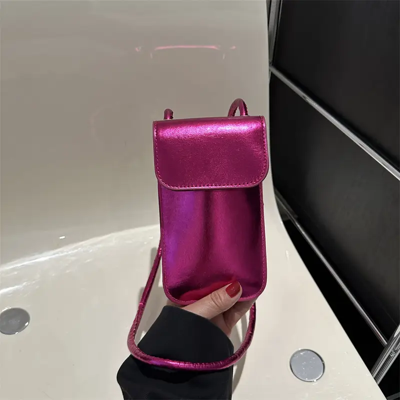 Black Vertical Mobile Phone Shoulder Bag for Women