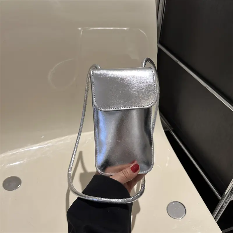 Black Vertical Mobile Phone Shoulder Bag for Women