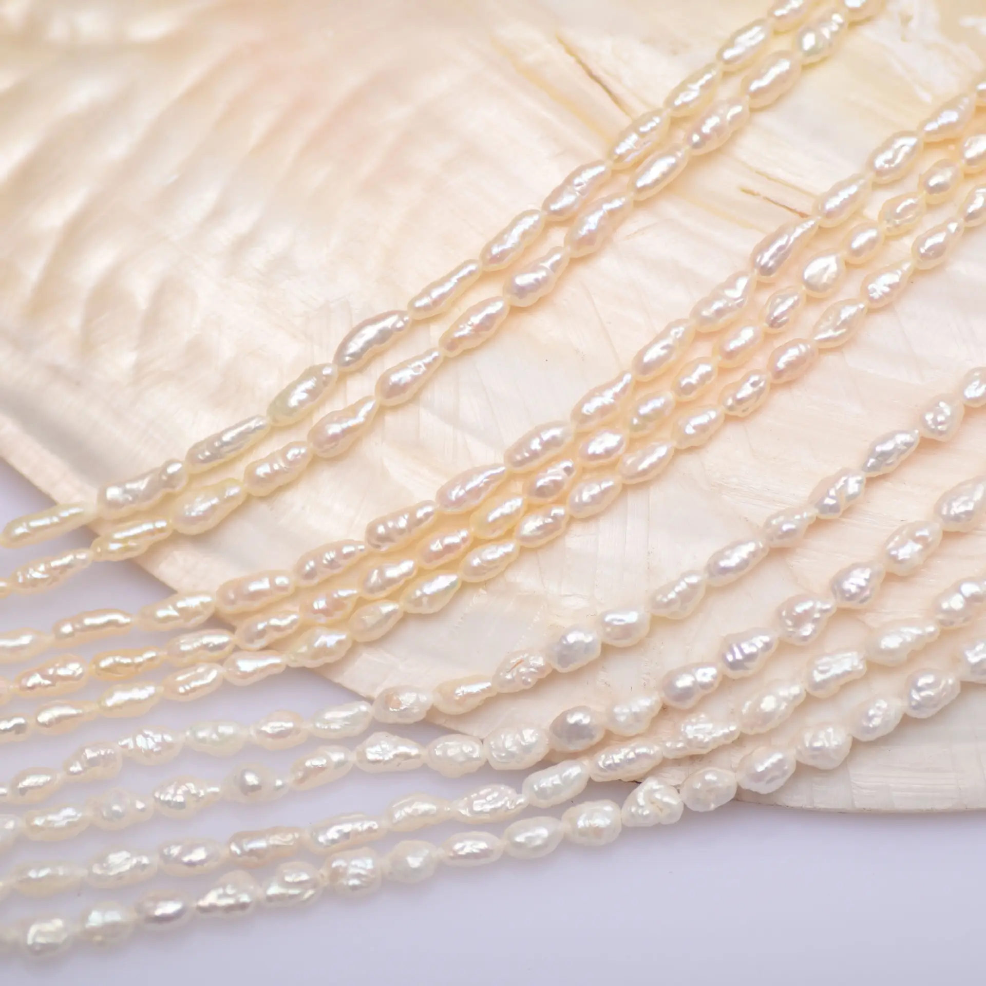 Natural Freshwater Pearl Necklace with Baroque Profile - Image 3
