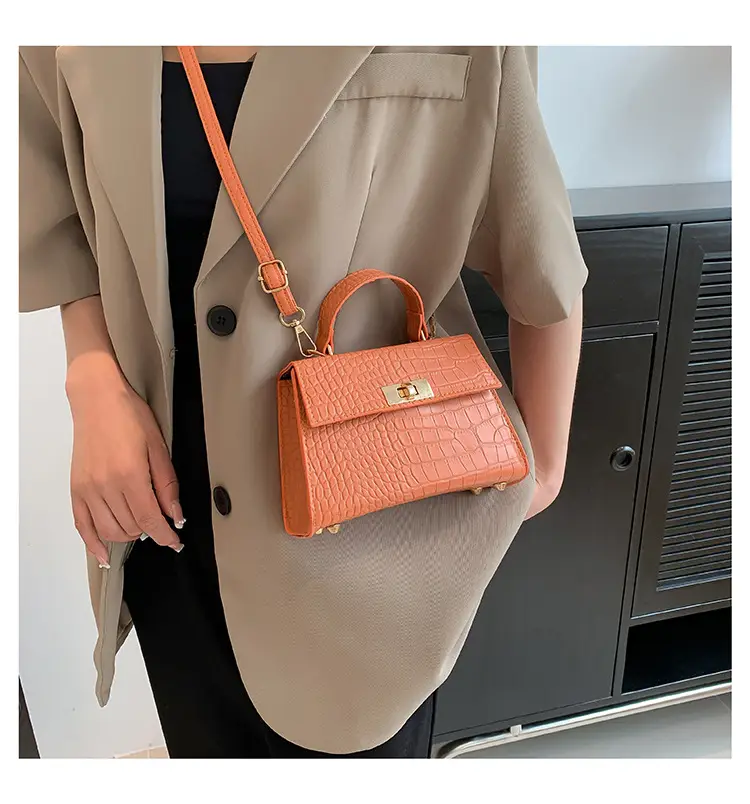 Green Croc Leather Shoulder Bag for Women 2023 — feature 12