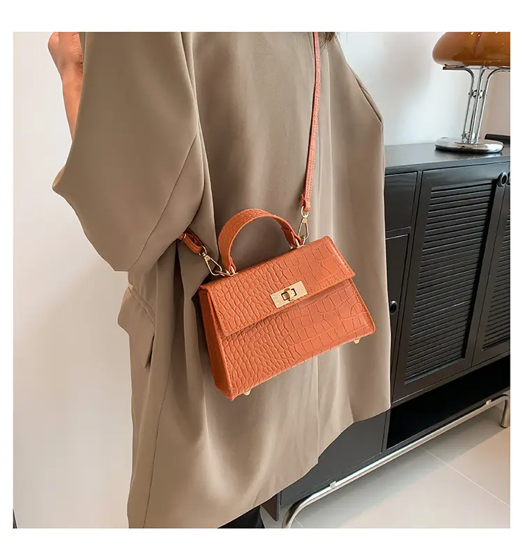 Green Croc Leather Shoulder Bag for Women 2023 — feature 13