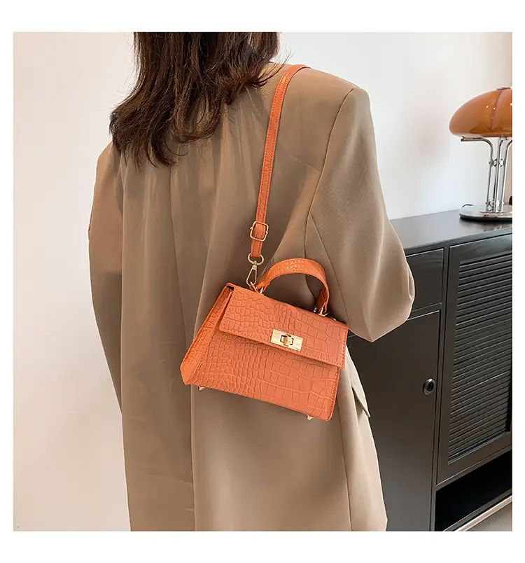 Green Croc Leather Shoulder Bag for Women 2023 — feature 14