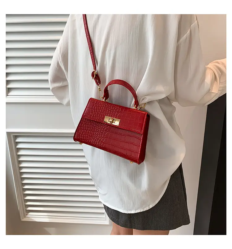 Green Croc Leather Shoulder Bag for Women 2023 — feature 16