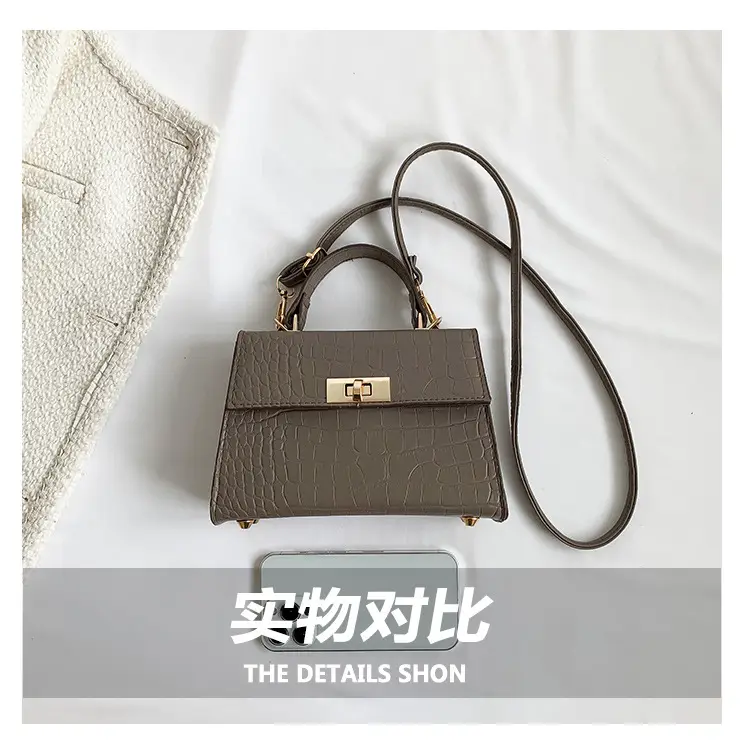 Green Croc Leather Shoulder Bag for Women 2023 — feature 5