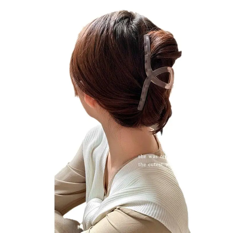 Pink Shark Hair Clip for Large Volume Women - Image 27