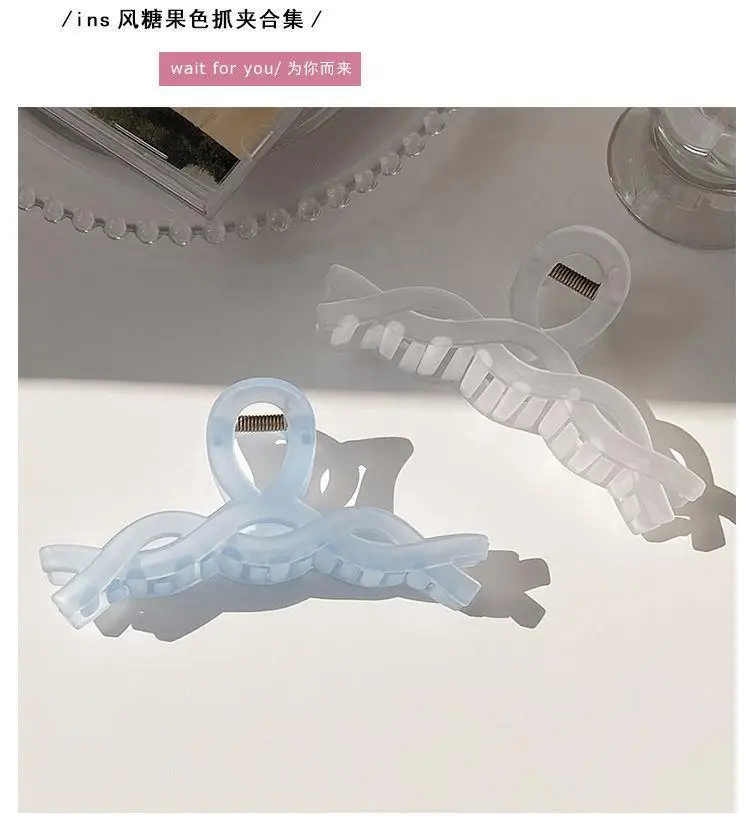 Pink Shark Hair Clip for Large Volume Women — feature 16
