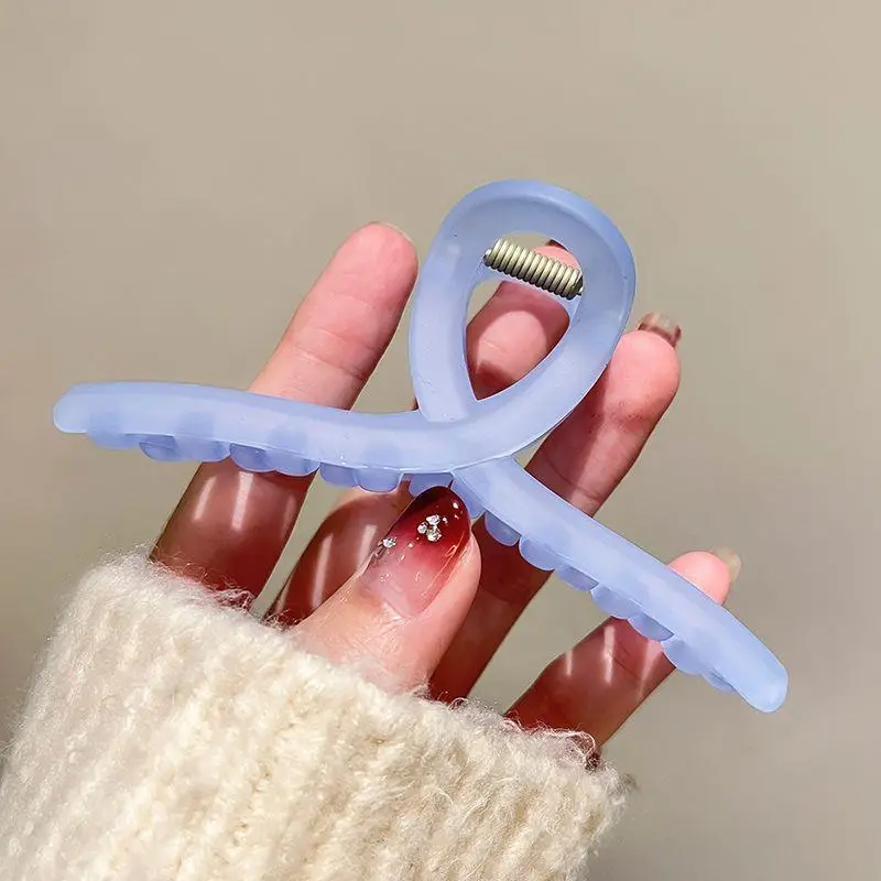 Pink Shark Hair Clip for Large Volume Women - Image 18