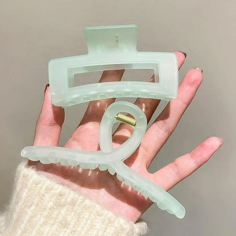 Pink Shark Hair Clip for Large Volume Women - Image 5