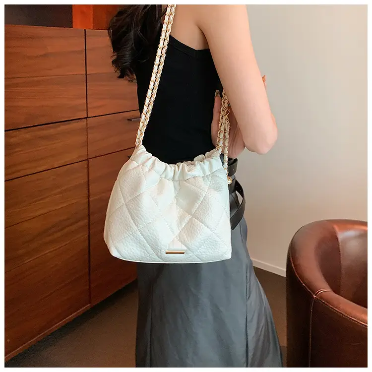 Black Quilted Chain Shoulder Bag for Women — feature 17