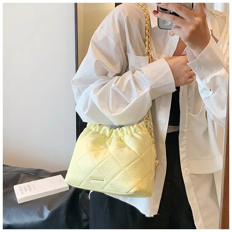 Black Quilted Chain Shoulder Bag for Women — feature 7