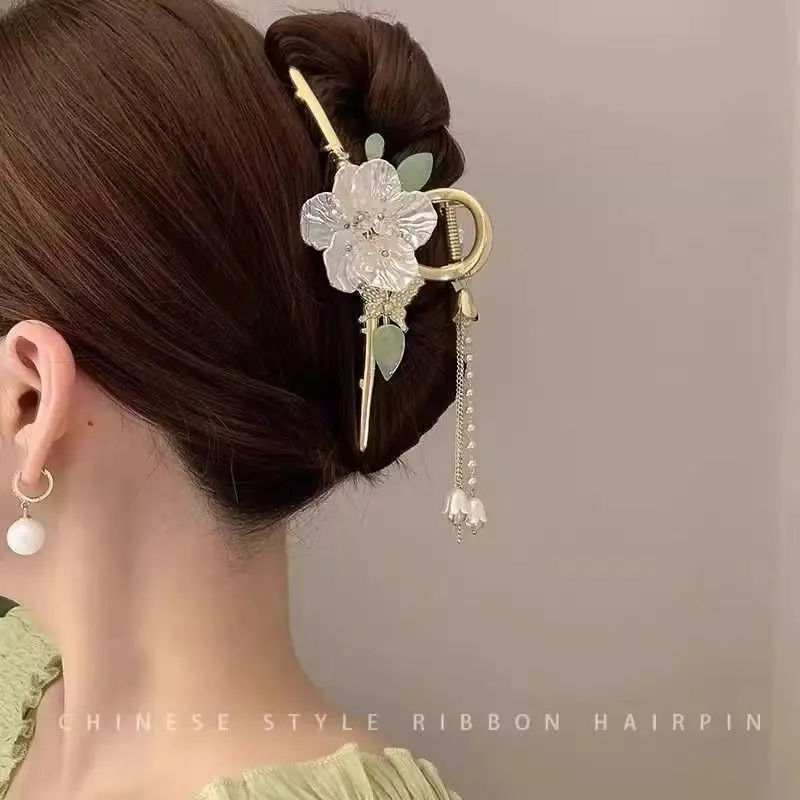 High-End Camellia Hairpin with Pearl Tassel for Women — feature 4
