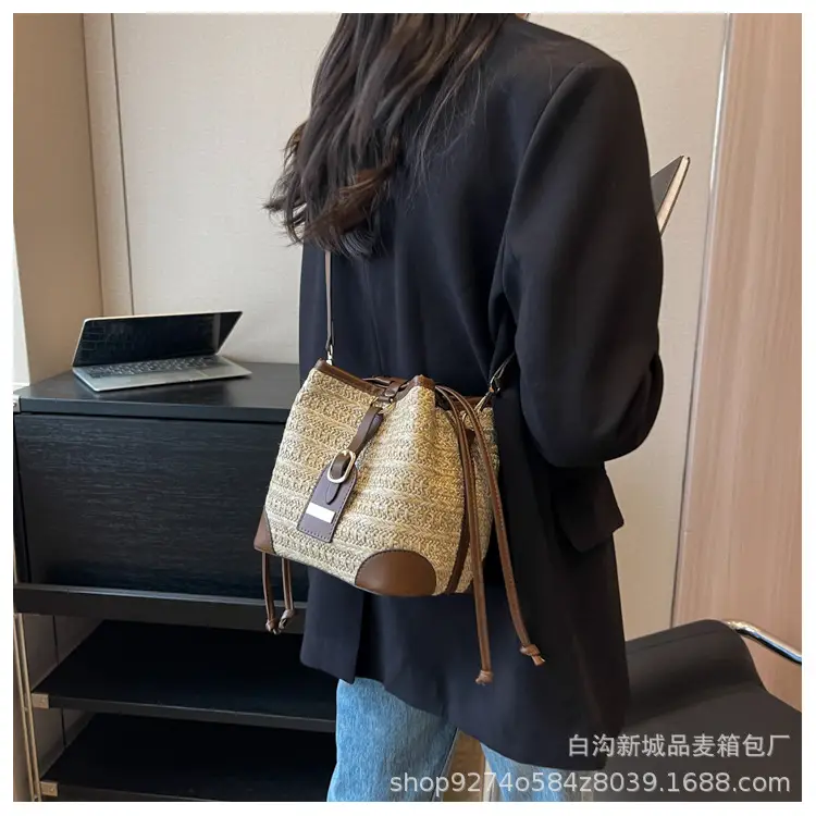 Women Woven Bucket Bag Straw Color-Blocking 2026 — feature 9