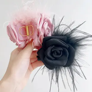 Black Beaded Cloud Hair Clip for Women — feature 8