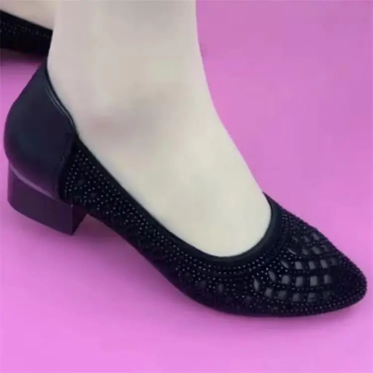 Women Low Heeled Black Mesh Sandals 2023 — feature 7