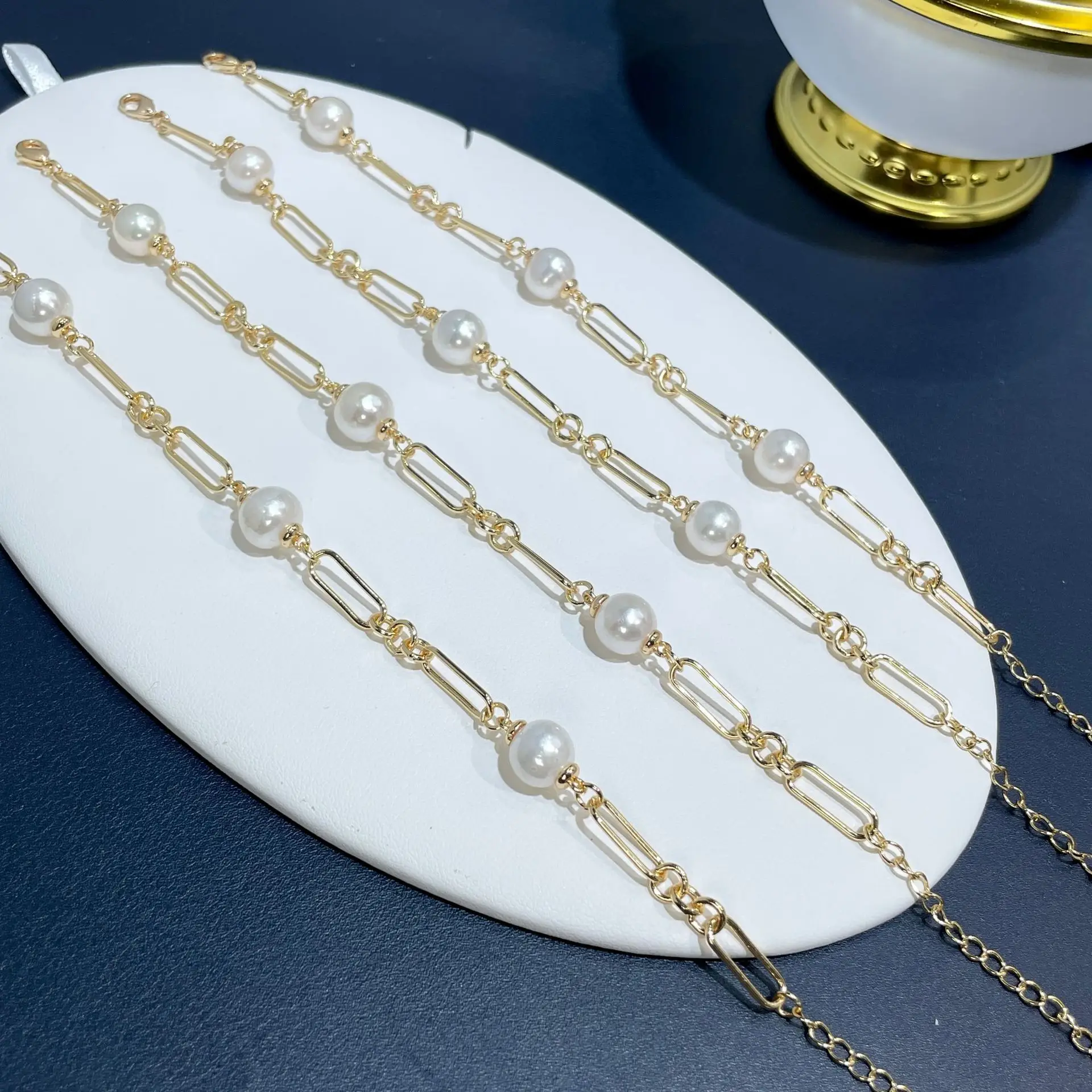 18K Gold Pearl Bracelet for Women — feature 6