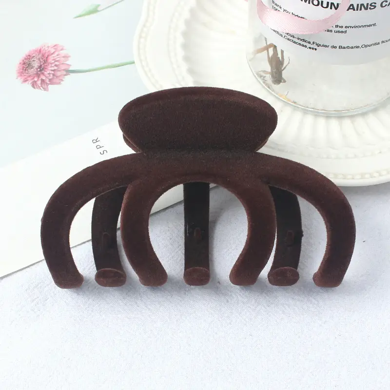 Women's Grasp Hair Clip with Pearl Accents - Image 40