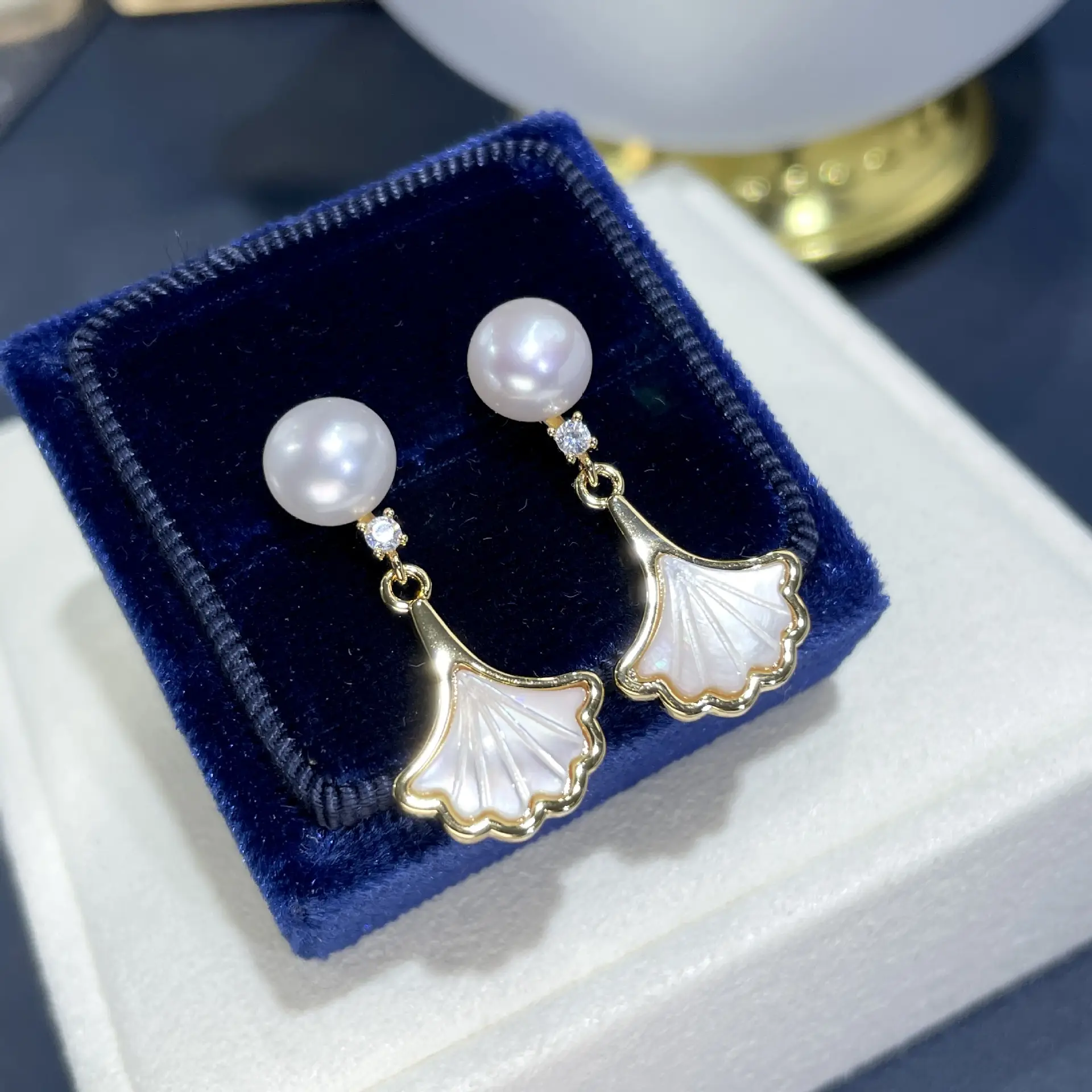 925 Sterling Pearl Shell Earrings Women Small — feature 1