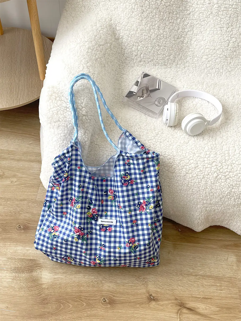 Floral Crossbody Bag Blue White Drawstring Shoulder — feature 12