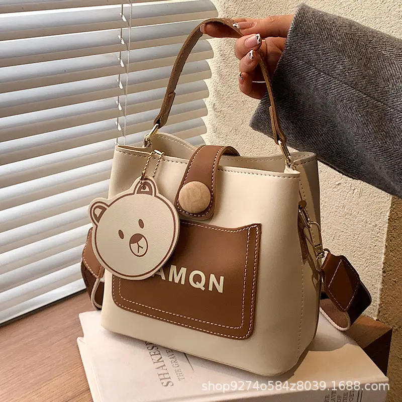 Women's Cute Bear Handbag Brown Beige 2026