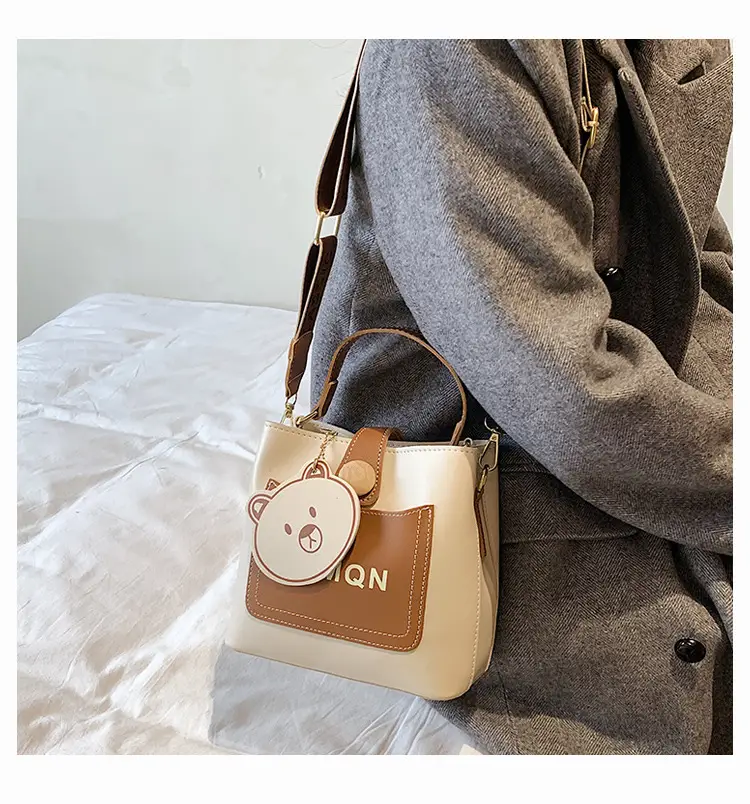 Women's Cute Bear Handbag Brown Beige 2026 — feature 13