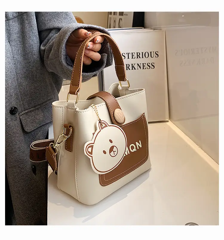 Women's Cute Bear Handbag Brown Beige 2026 — feature 17
